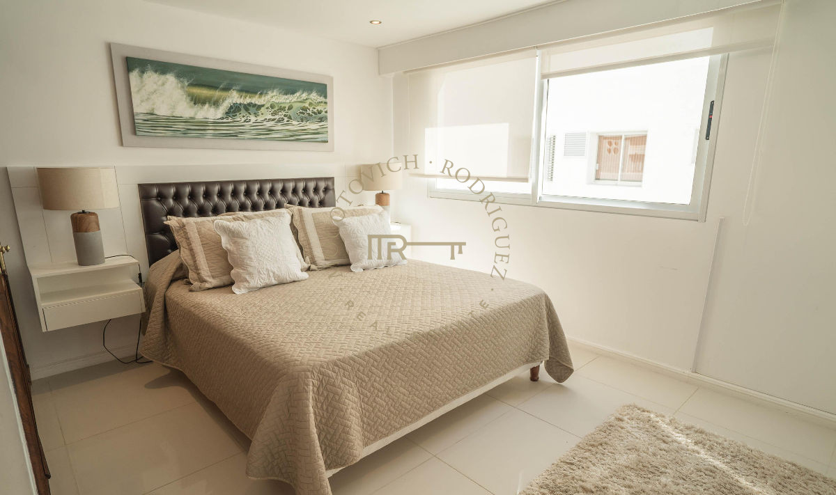 Apartamento ID.1 - Apartamento de 6 dormitorios en venta Puerto Punta del Este