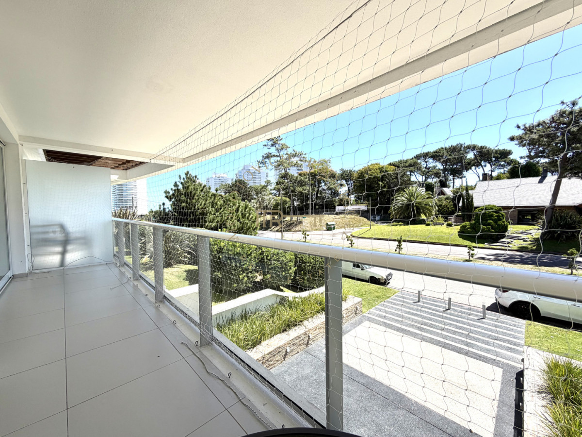 Apartamento ID.610 - Apartamento - venta - 1  dormitorio -   Mansa - piscina - parrillero Punta del Este