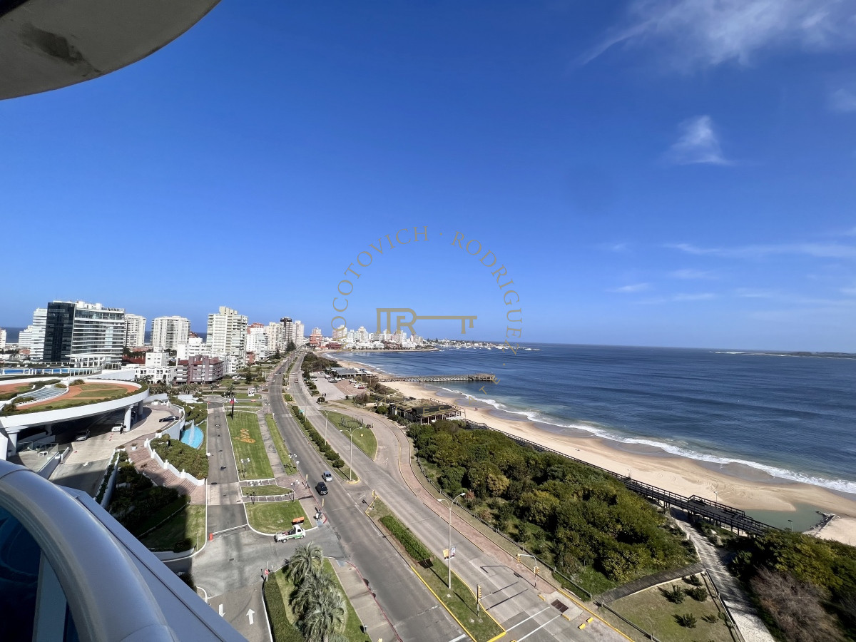Apartamento ID.289 - Apartamentoen venta  Millenium  3 dormitorios más dep. Playa Mansa Punta del Este.