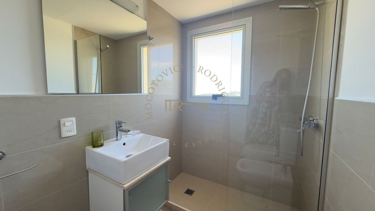 Apartamento ID.650 - Apartamento en alquiler temporal, penthouse con parrillero 3 dormitorios- Playa Brava