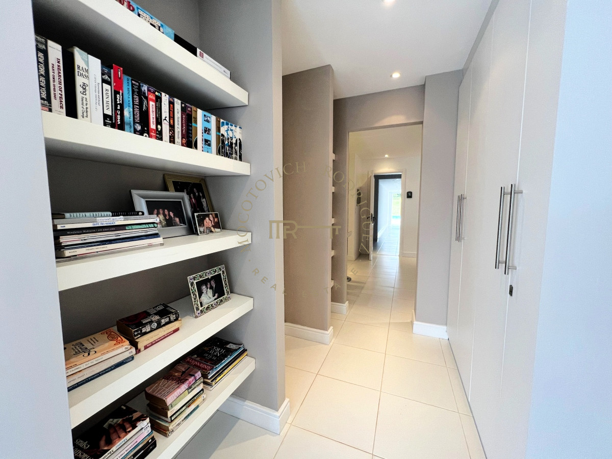 Apartamento ID.2379 - Espectacular apartamento en venta 6 dormitorios, barbacoa y loft en la brava. Vista al mar.-