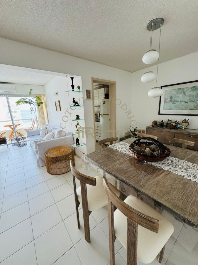 Apartamento ID.3745 - Alquiler de verano. 1 dormitorio, vista al mar, servicio de playa en brava. 