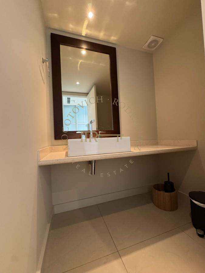 Apartamento ID.7 - Aquarela duplex  4 dormitorios en venta. Playa Mansa. Punta del Este
