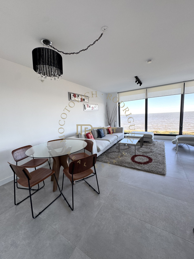 Apartamento ID.278 - Apartamento en venta 2 dormitorios Playa Mansa vista - Venetian - a estrenar - frente al mar- lujo