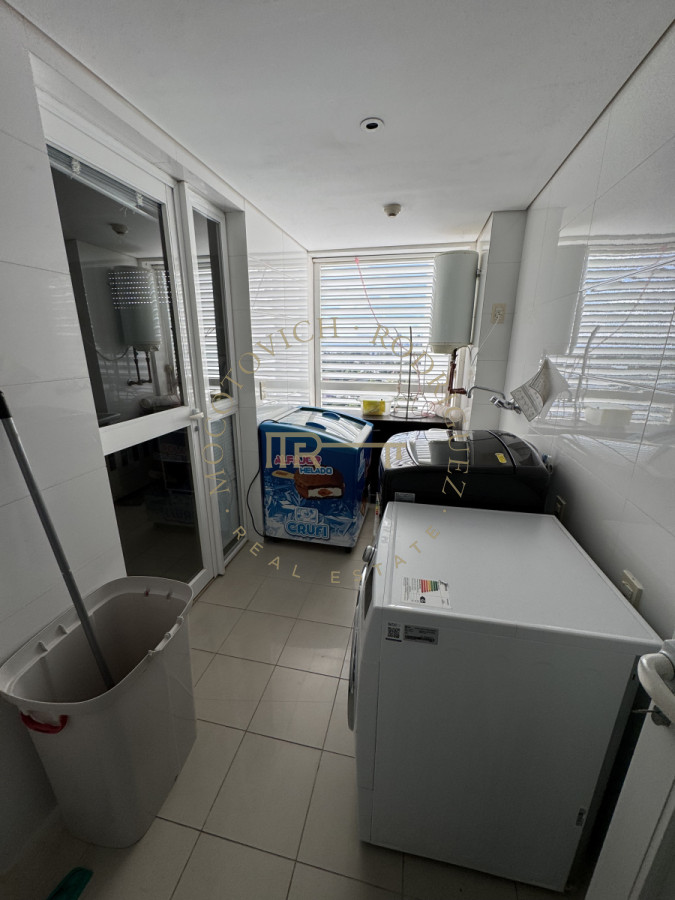 Apartamento ID.7 - Aquarela duplex  4 dormitorios en venta. Playa Mansa. Punta del Este