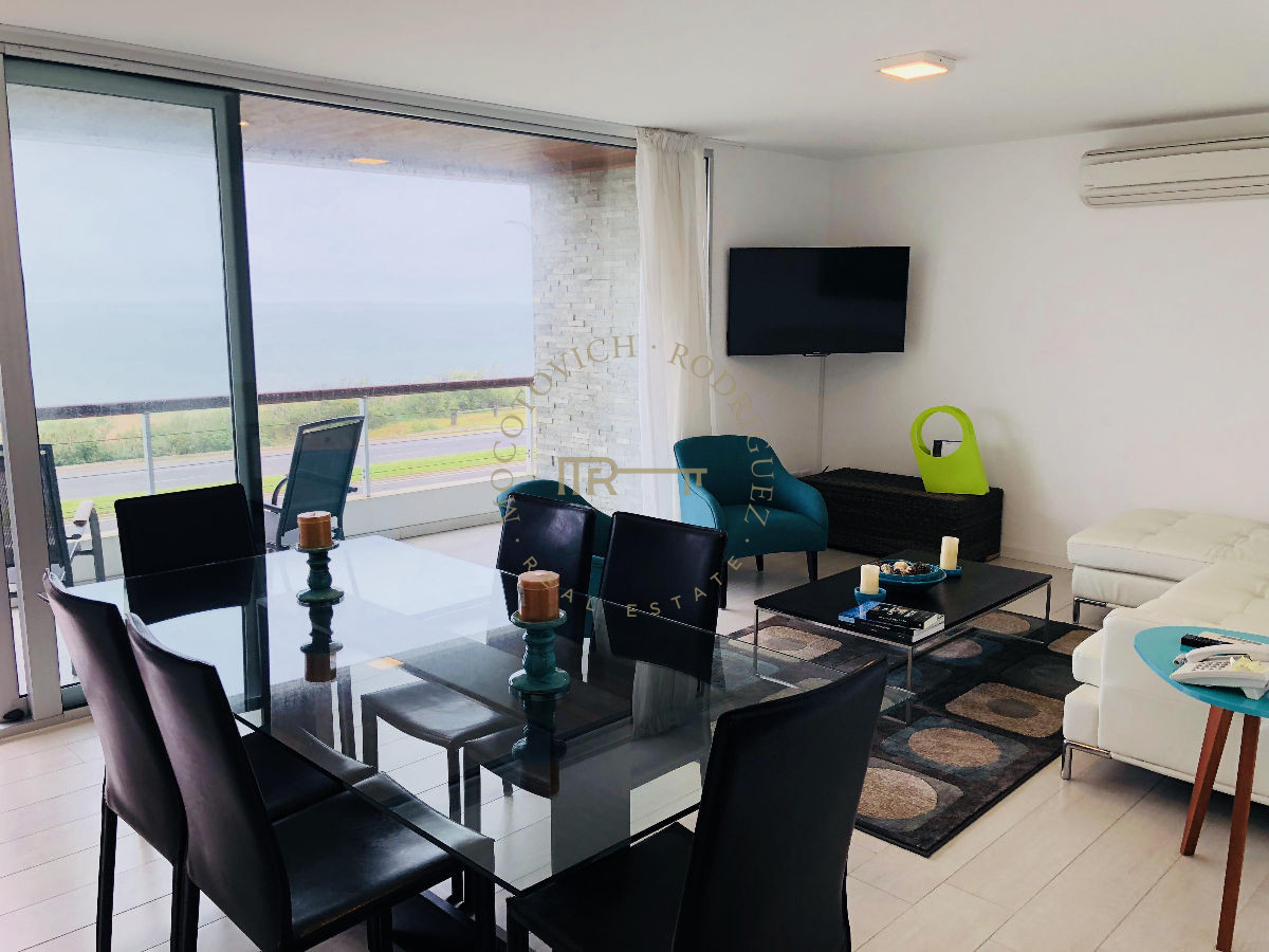 Apartamento ID.207 - Isabel apartamento en venta 3 dormitorios más dependencia Vista al mar Piscina - Playa Mansa Punta del Este