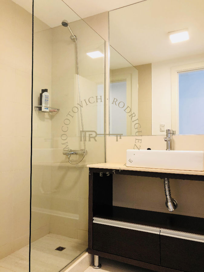 Apartamento ID.207 - Isabel apartamento en venta 3 dormitorios más dependencia Vista al mar Piscina - Playa Mansa Punta del Este