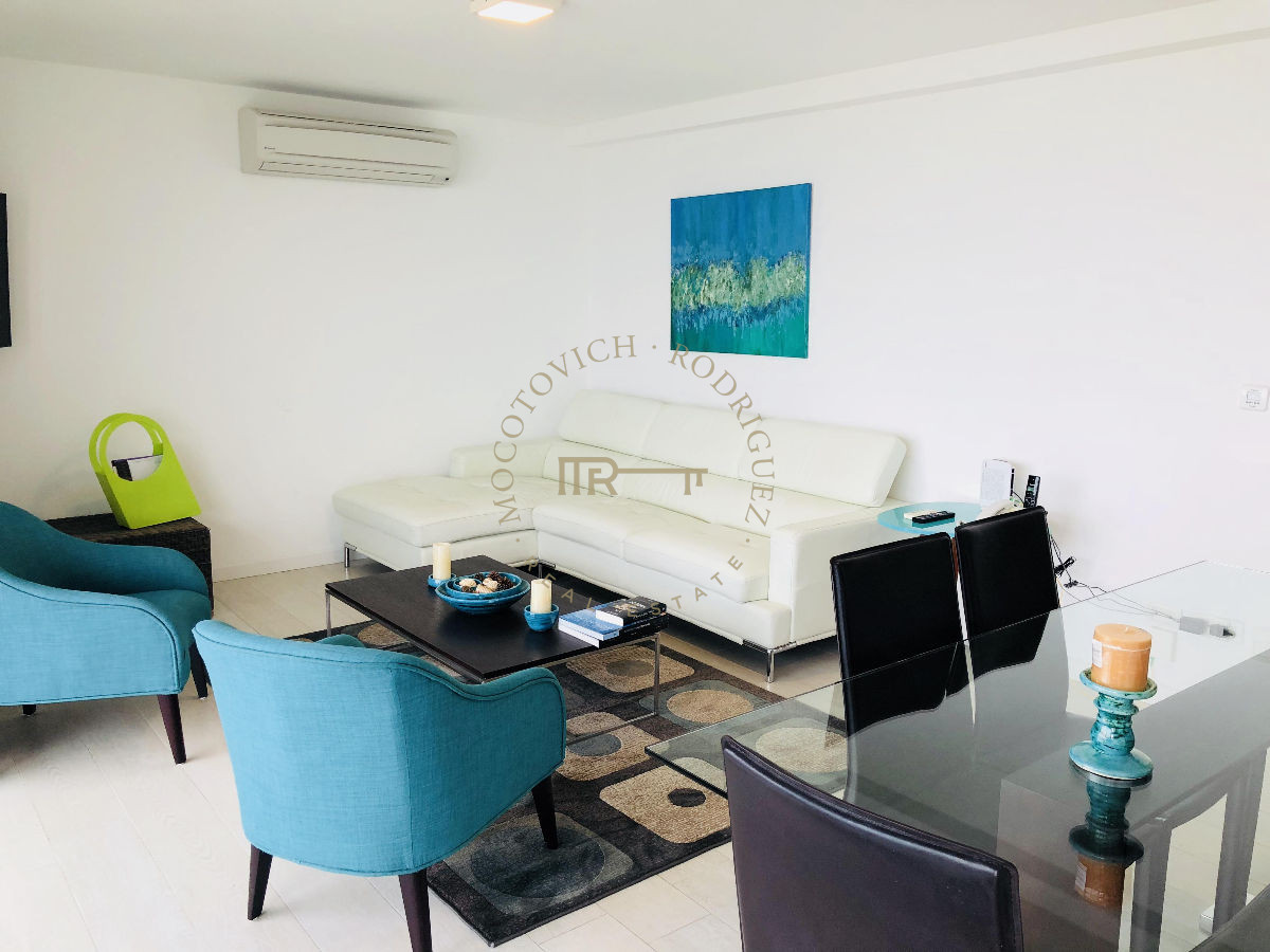 Apartamento ID.207 - Isabel apartamento en venta 3 dormitorios más dependencia Vista al mar Piscina - Playa Mansa Punta del Este