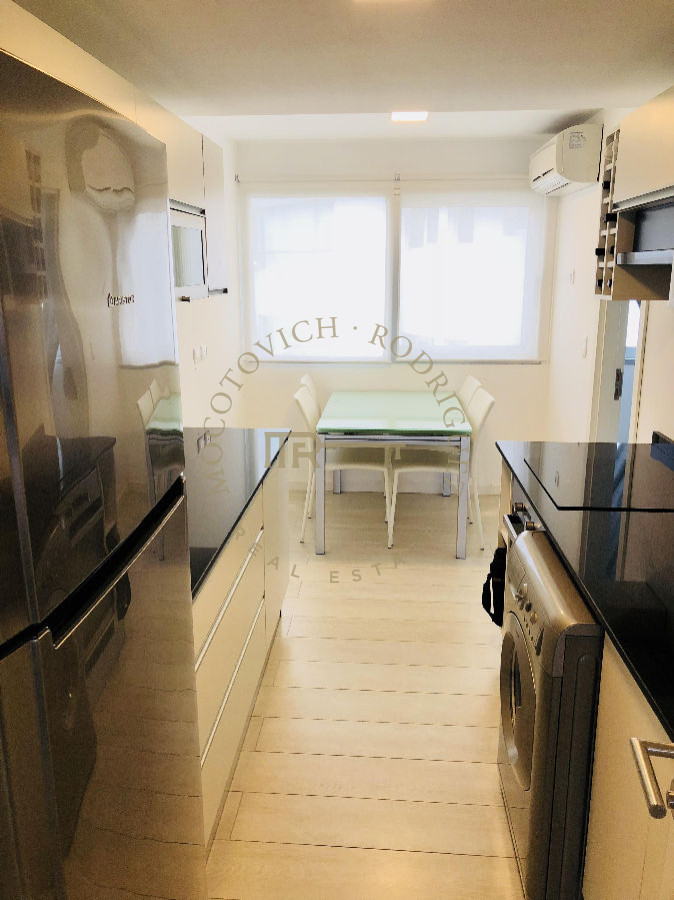 Apartamento ID.207 - Isabel apartamento en venta 3 dormitorios más dependencia Vista al mar Piscina - Playa Mansa Punta del Este