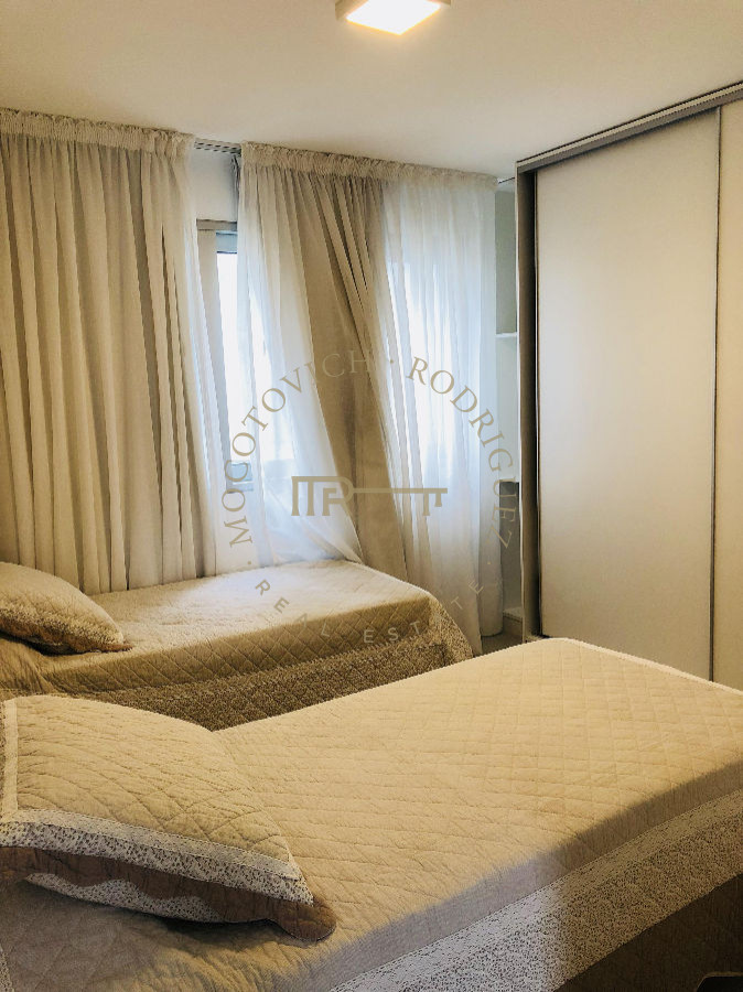 Apartamento ID.207 - Isabel apartamento en venta 3 dormitorios más dependencia Vista al mar Piscina - Playa Mansa Punta del Este