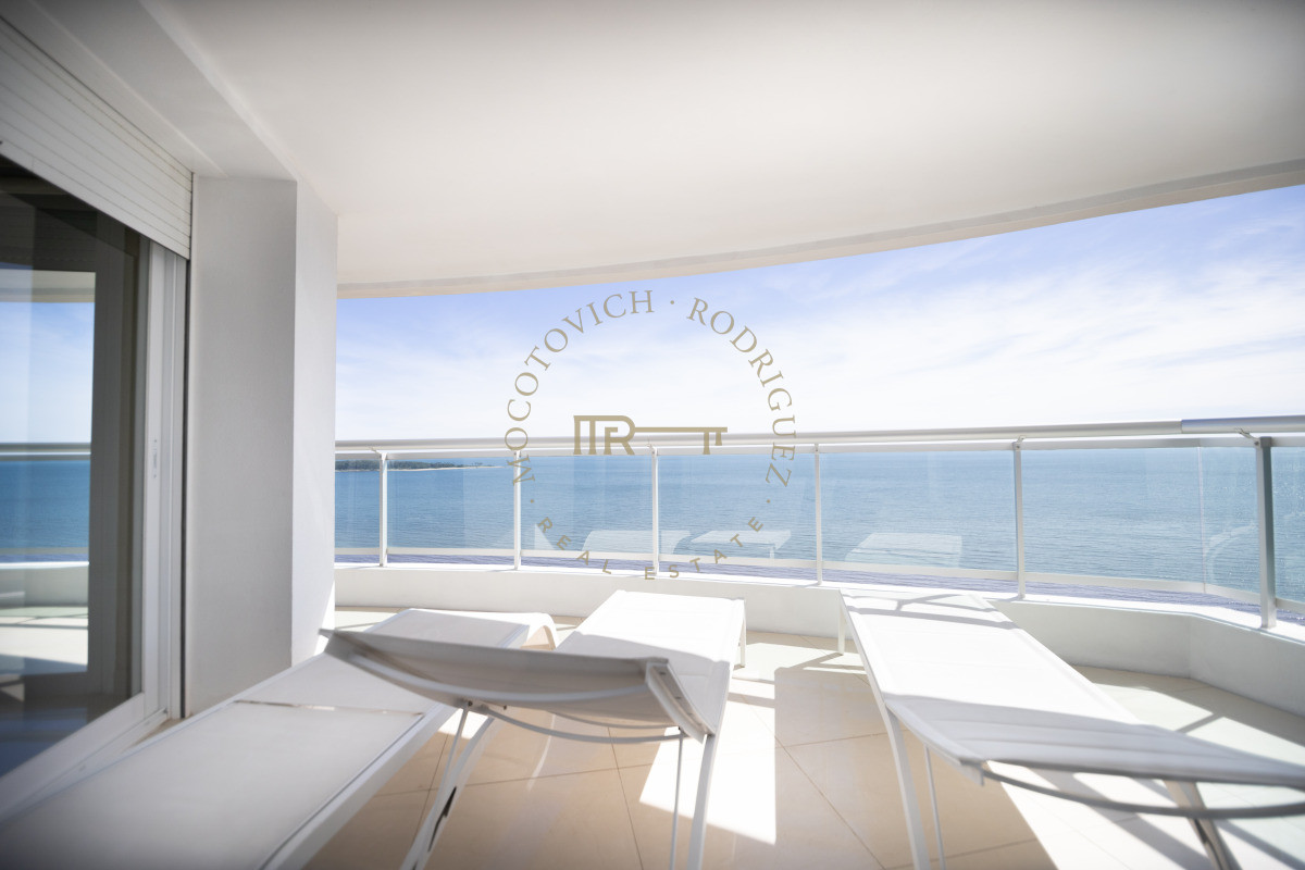 Apartamento ID.7 - Aquarela duplex en venta 4 dormitorios en venta. Playa Mansa. Punta del Este