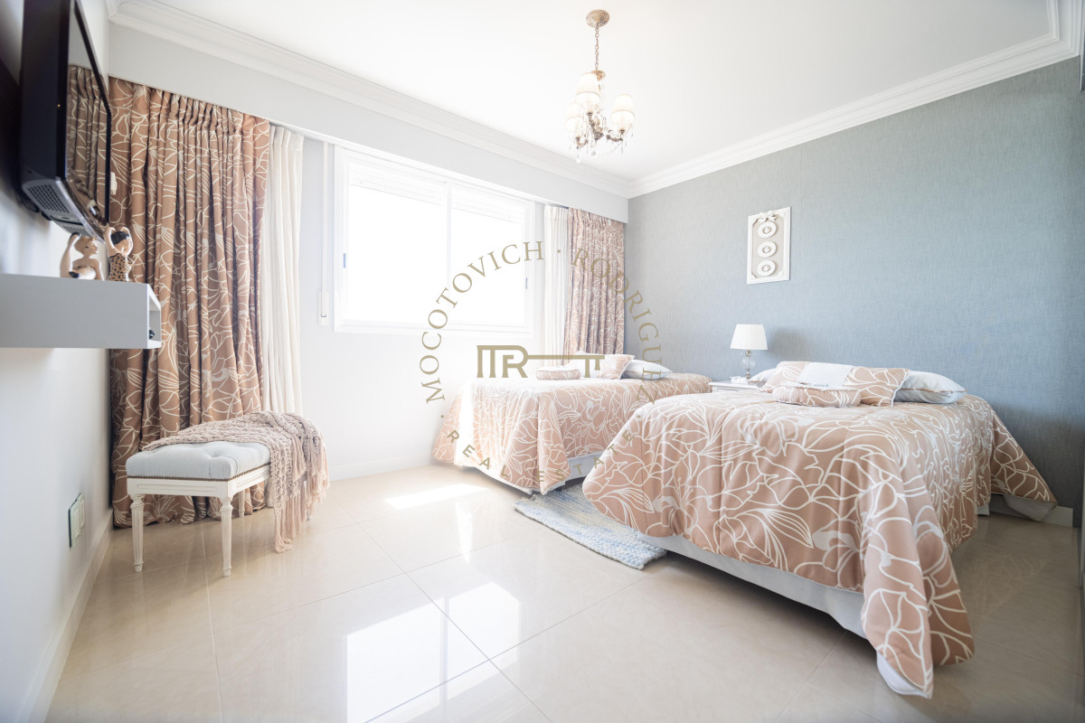 Apartamento ID.3032 - Torre Aquarela exclusivo apartamento en venta 4 dormitorios y dep. de servicio.
