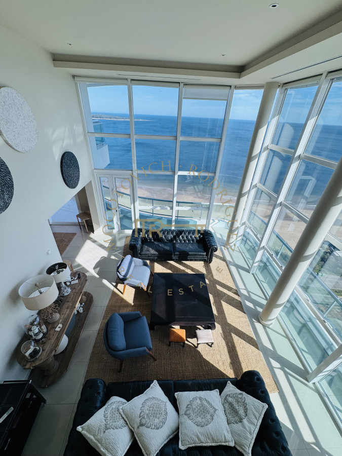Apartamento ID.7 - Aquarela duplex  4 dormitorios en venta. Playa Mansa. Punta del Este