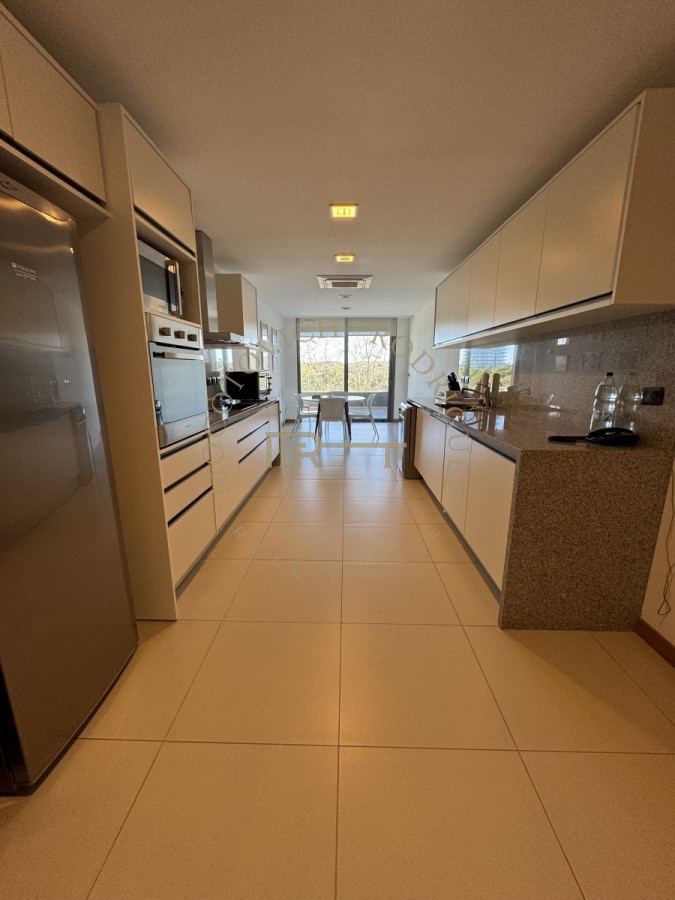 Apartamento ID.2842 - Tiburón Terrazas en venta 3 dorm y dep. 