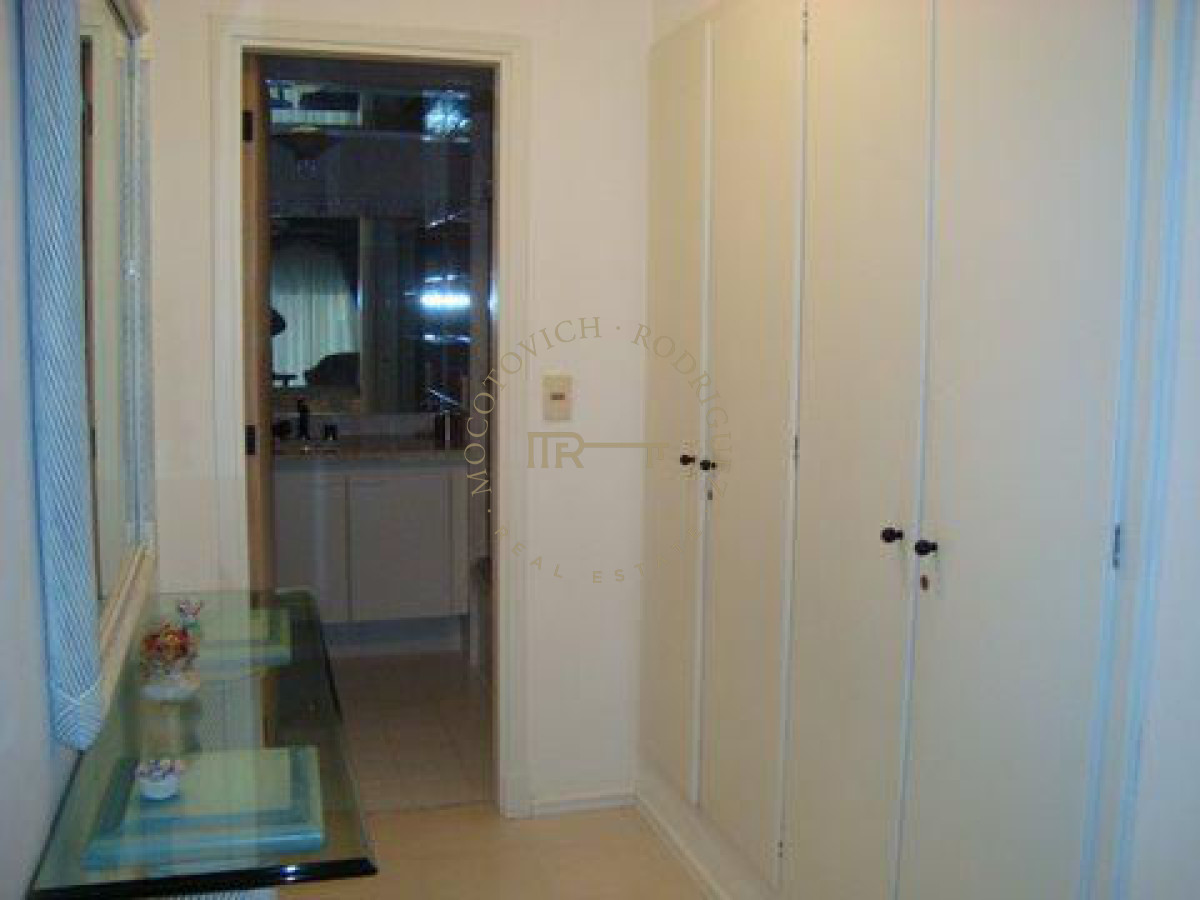 Apartamento ID.236 - Apartamento en alquiler 2 dormitorios Complejo Lincoln- Playa Mansa-Punta del Este