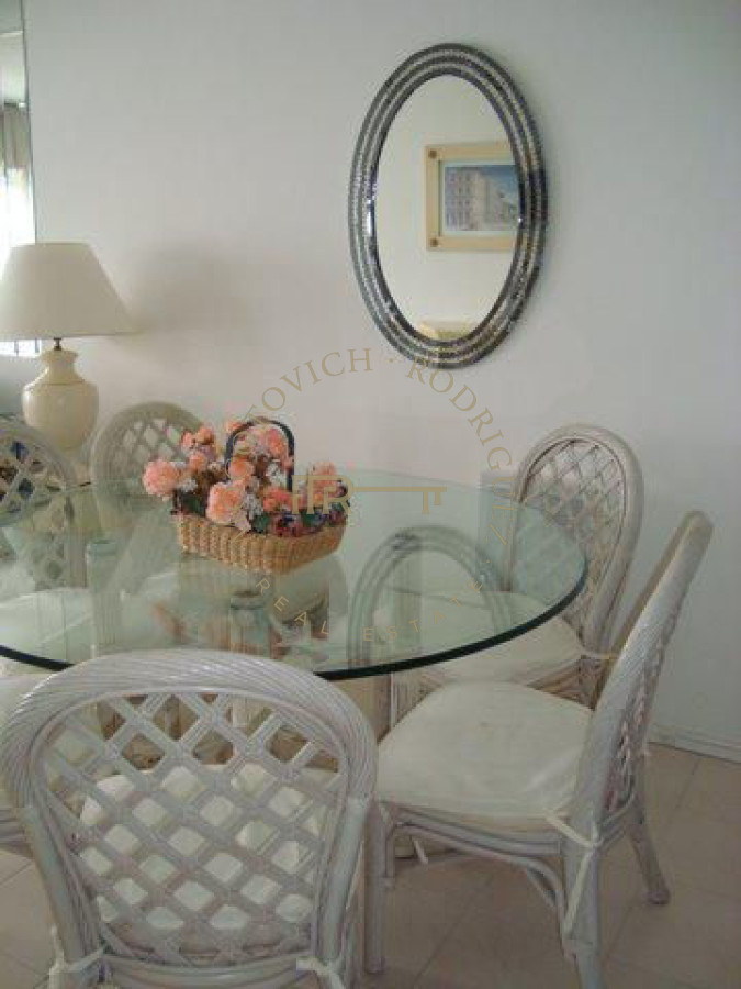 Apartamento ID.236 - Apartamento en alquiler 2 dormitorios Complejo Lincoln- Playa Mansa-Punta del Este