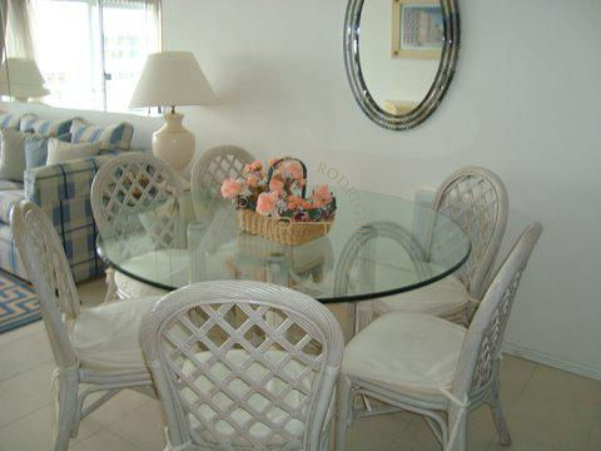 Apartamento ID.236 - Apartamento en alquiler 2 dormitorios Complejo Lincoln- Playa Mansa-Punta del Este
