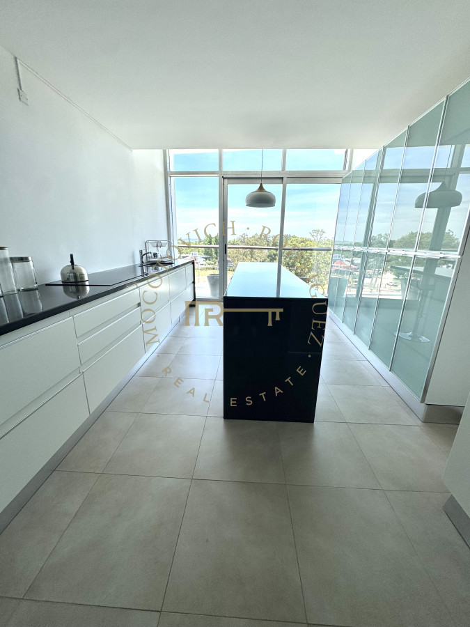 Apartamento ID.4088 - Delamar Pent House en venta con piscina y parrilla propia. La Barra. 