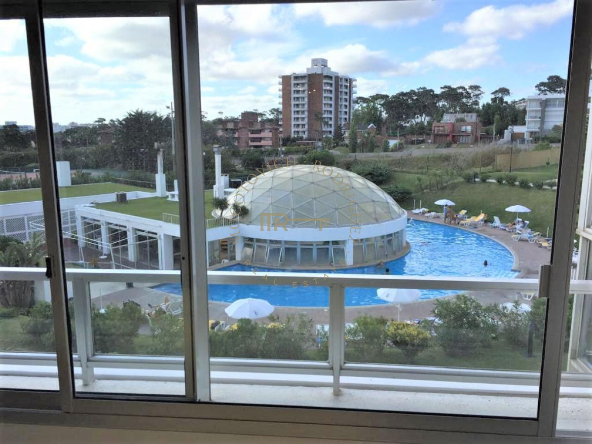 Apartamento ID.244 - Complejo Lincoln. Apartamento 3 dormitorios en alquiler  - Playa Mansa Punta del Este