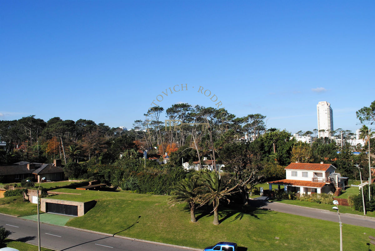 Apartamento ID.24 - Apartamento alquiler temporal. Torre Aquarela Punta del Este. 2 Dormitorios y dependencia