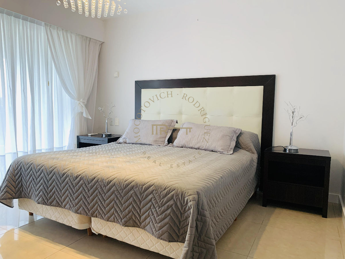Apartamento ID.24 - Apartamento alquiler temporal. Torre Aquarela Punta del Este. 2 Dormitorios y dependencia