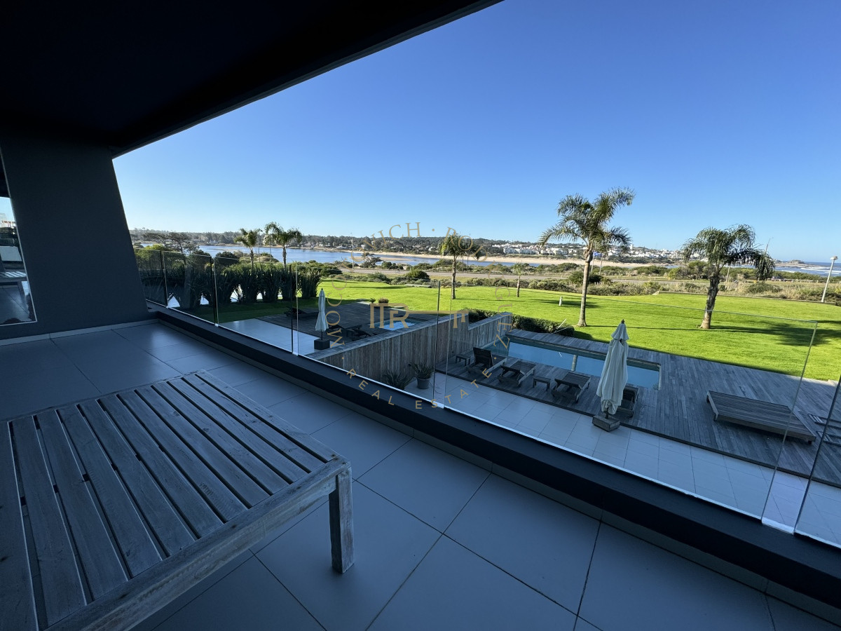 Apartamento ID.2842 - Tiburón Terrazas en venta 3 dorm y dep. 
