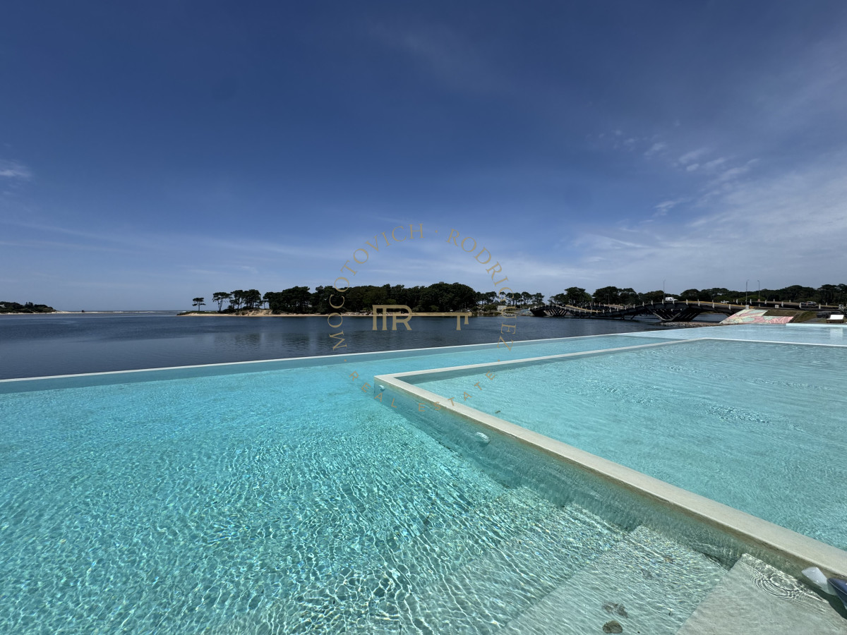 Apartamento ID.4088 - Delamar Pent House en venta con piscina y parrilla propia. La Barra. 