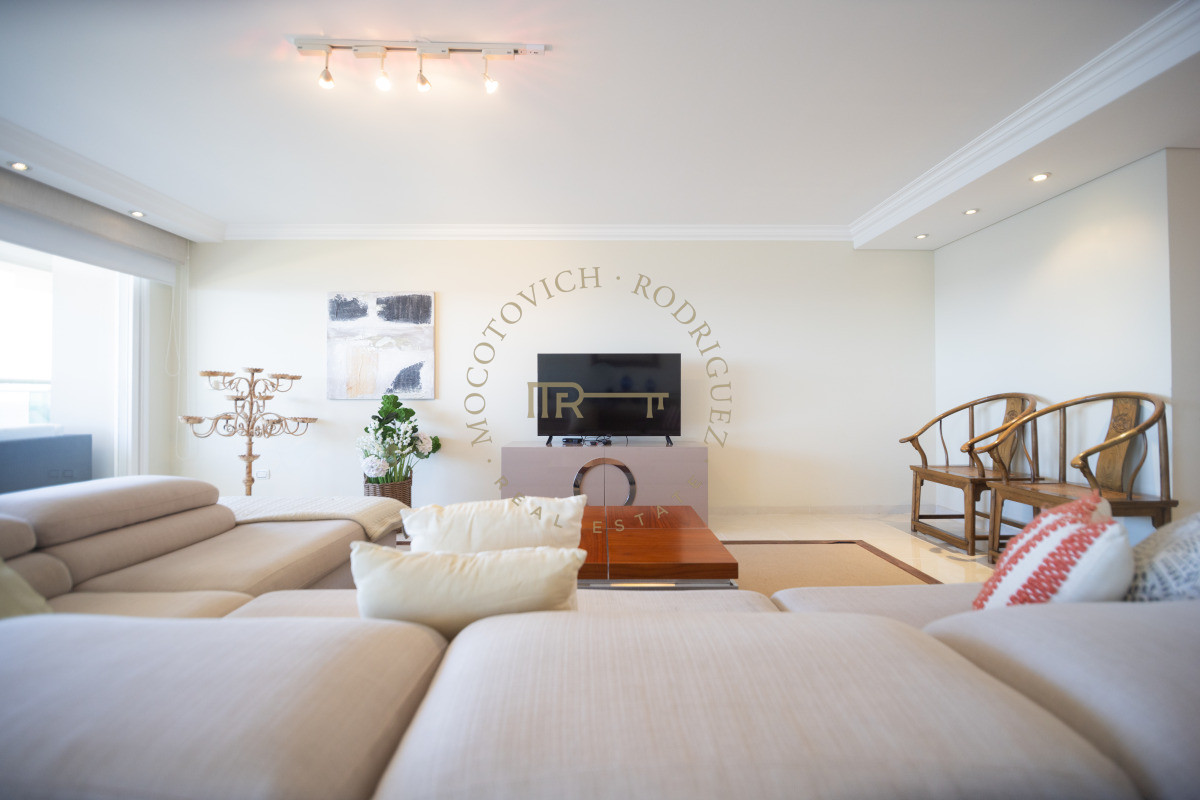 Apartamento ID.3937 - Le Jardin apartamento en venta de 4 suites más servicio. Piso alto vista . Punta del Este