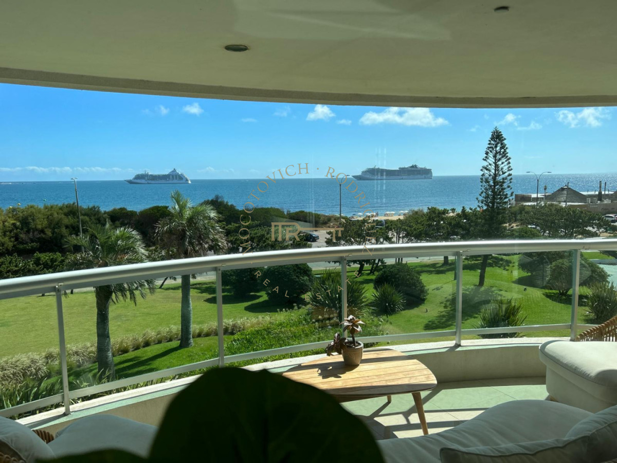 Apartamento ID.2403 - Aquarela 3 dormitorios y dep. de servicio en alquiler temporal 2026 Punta del Este.-