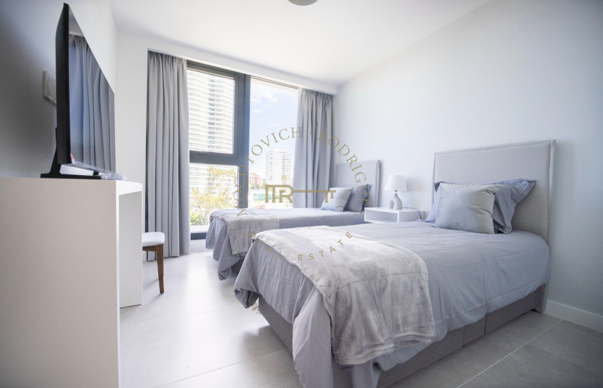 Apartamento ID.3394 - Venetian en Alquiler de verano 2026 tres suites y dependencia. Punta del Este 