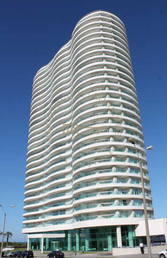Apartamento ID.27 - Aquarela Apartamento en venta 2 dormitorios en suite y dependencia de servicio