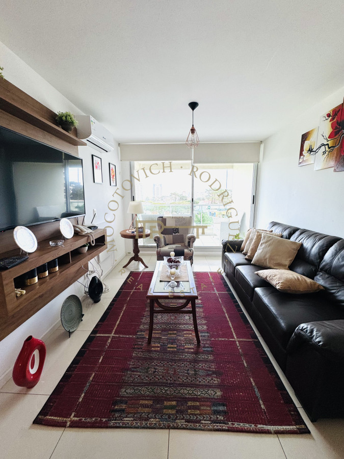 Apartamento ID.3598 - Alquiler de apartamento de 1 dormitorio en anual y temporada.  Punta del Este.