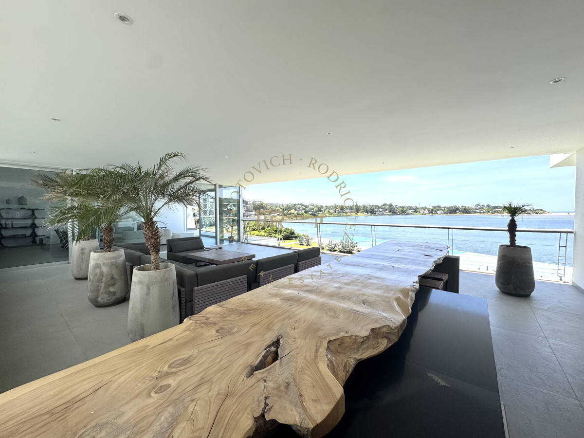 Apartamento ID.4087 - Apartamento de tres dormitorios y dependencia 