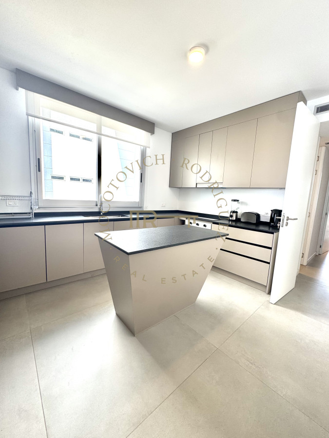Apartamento ID.4087 - Apartamento de tres dormitorios y dependencia 