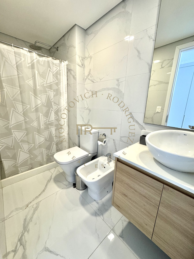 Apartamento ID.3384 - Apartamento Premium de tres suites frente al mar. Alquiler anual