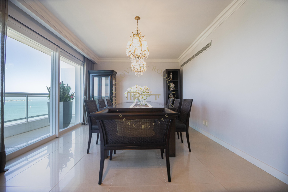 Apartamento ID.3032 - Torre Aquarela exclusivo apartamento en venta 4 dormitorios y dep. de servicio.