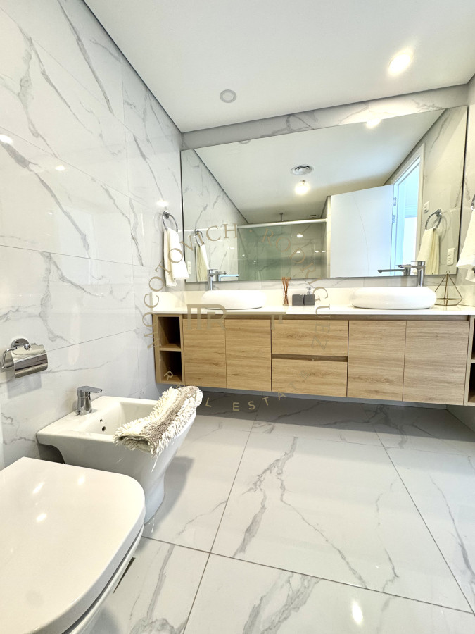 Apartamento ID.3384 - Apartamento Premium de tres suites frente al mar. Alquiler anual