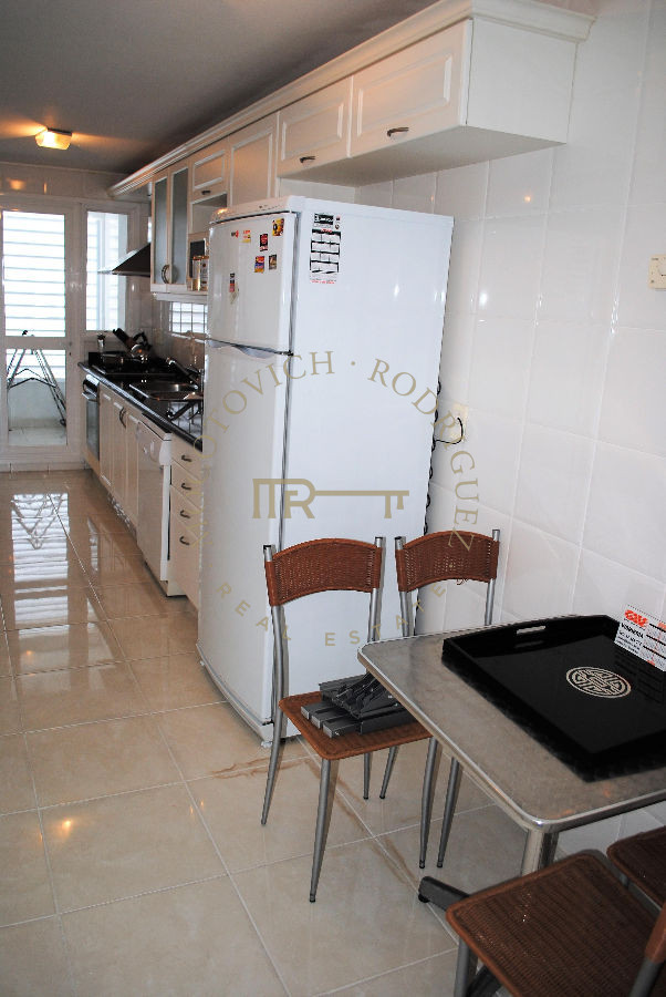 Apartamento ID.30 - Millenium apartamento en alquiler temporal  3 dormitorios Playa Mansa Punta del Este