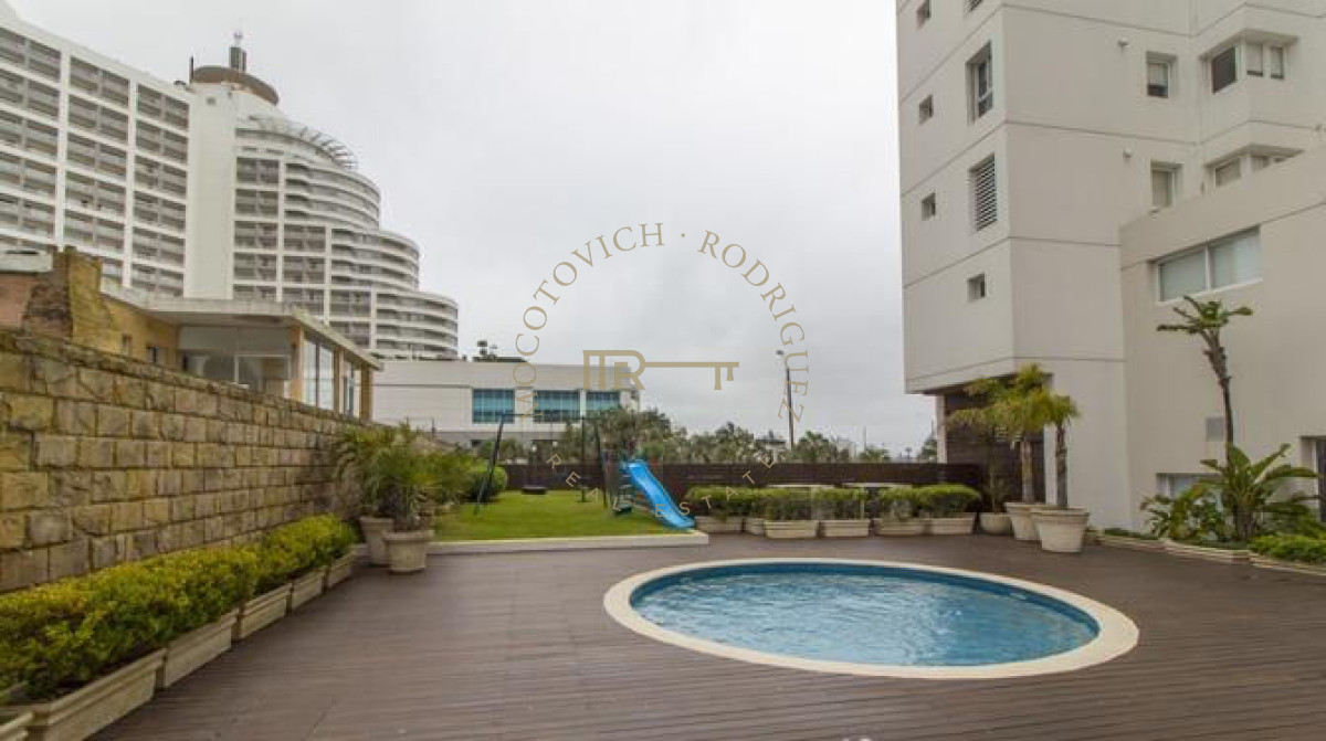 Apartamento ID.30 - Millenium apartamento en alquiler temporal  3 dormitorios Playa Mansa Punta del Este