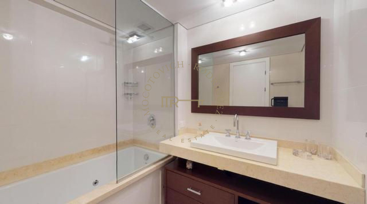 Apartamento ID.33 - Aquarela. Alquiler temporal. 2 dormitorios y dependencia de servicio.  Punta del Este.