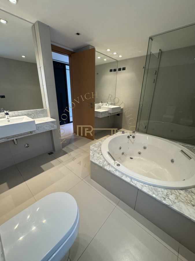 Apartamento ID.2842 - Tiburón Terrazas en venta 3 dorm y dep. 