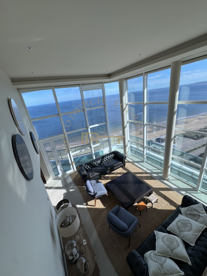 Apartamento ID.7 - Aquarela duplex  4 dormitorios en venta. Playa Mansa. Punta del Este