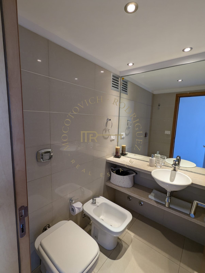 Apartamento ID.3609 - Alquiler anual apartamento de 2 dormitorios y 2 baños. 