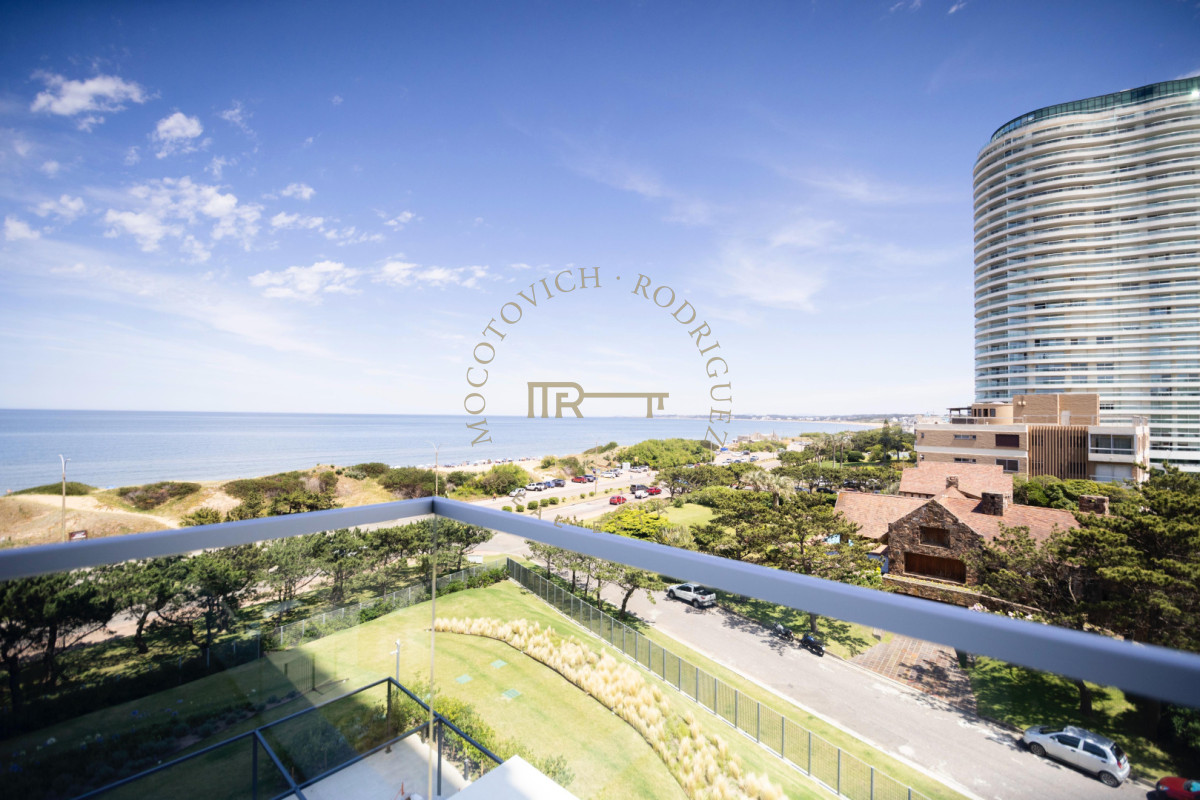 Apartamento ID.3394 - Venetian en Alquiler de verano 2026 tres suites y dependencia. Punta del Este 