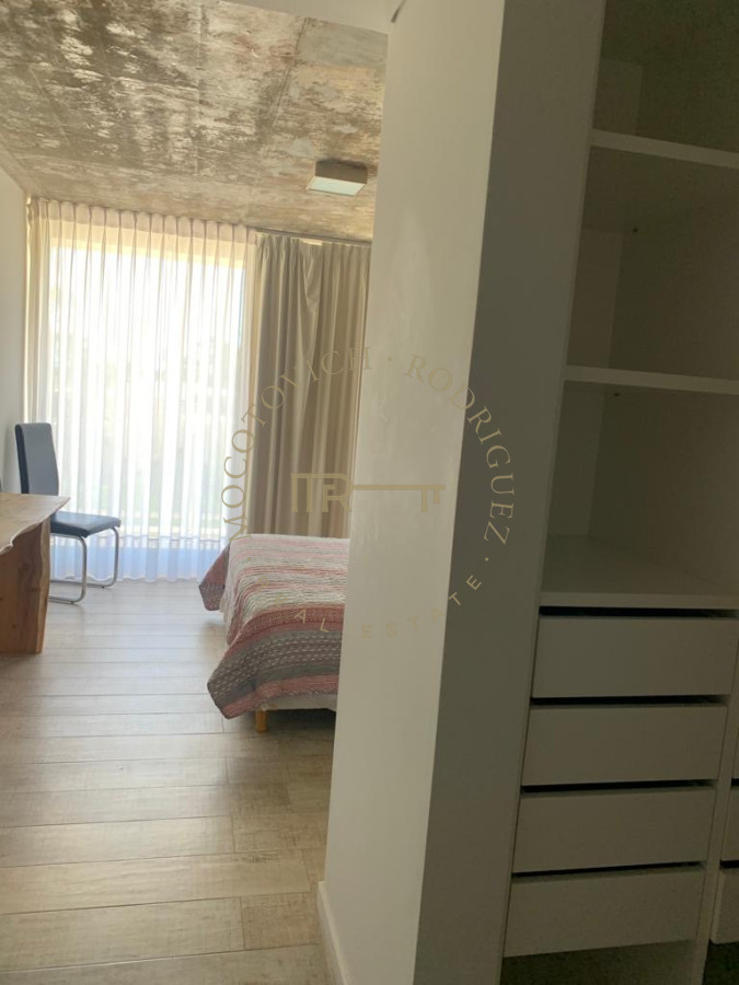 Apartamento ID.3657 - Apartamento en venta de tres dormitorios frente al mar. Playa Mansa