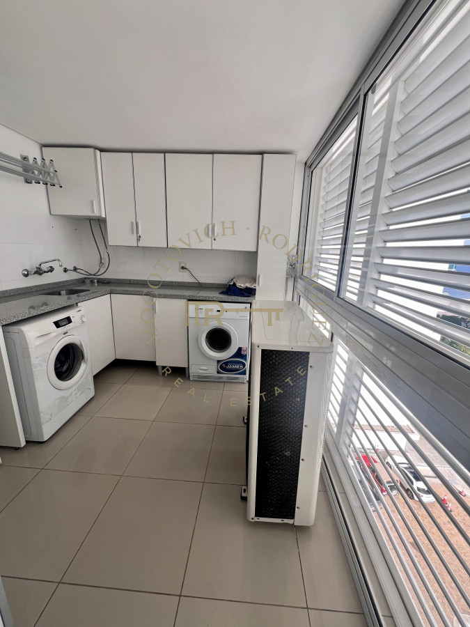 Apartamento ID.2813 - Alquiler de verano Dos dormitorios y dep. de servicio. 
