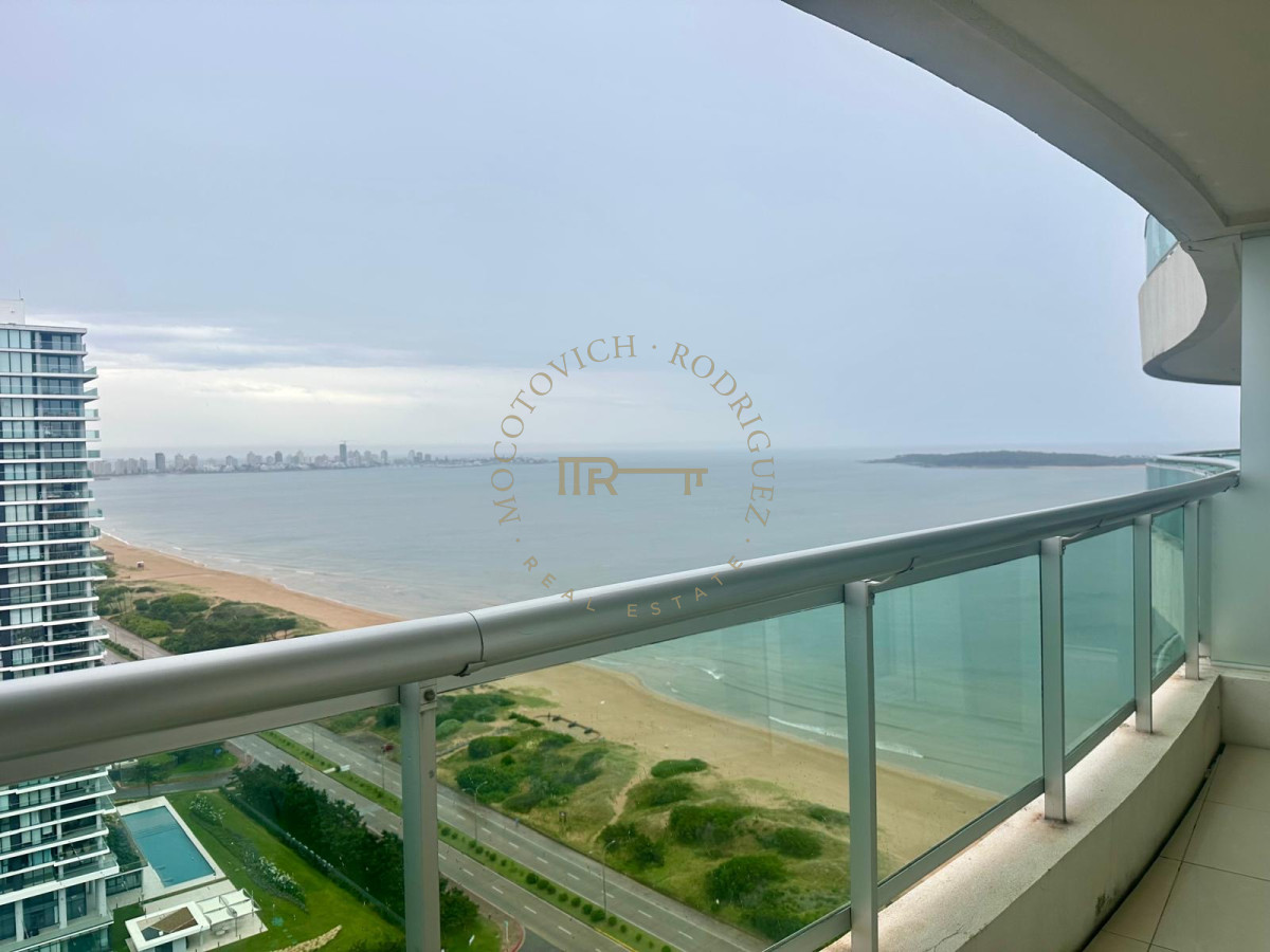 Apartamento ID.3088 - Alquiler 4 dormitorios con amenities. Punta del Este. 