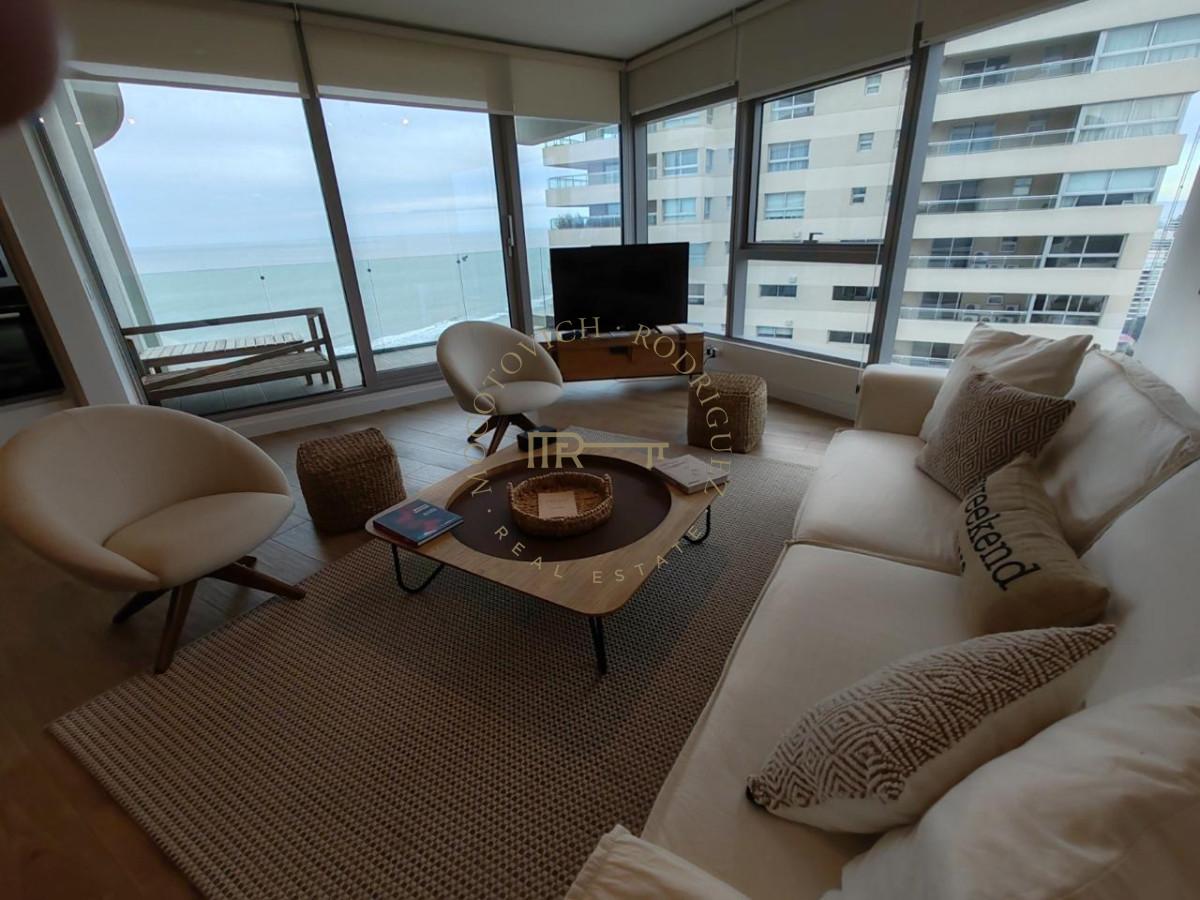 Apartamento ID.3800 - Apartamento en Trump Tower de 2 dormitorios piso alto con vista.