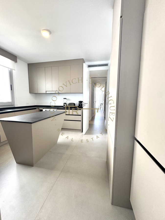 Apartamento ID.4087 - Apartamento de tres dormitorios y dependencia 
