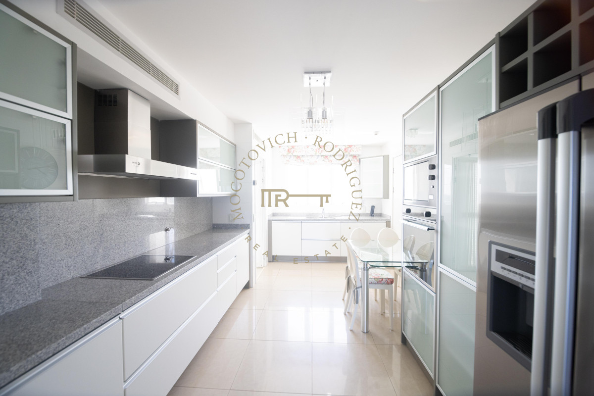Apartamento ID.3032 - Torre Aquarela exclusivo apartamento en venta 4 dormitorios y dep. de servicio.